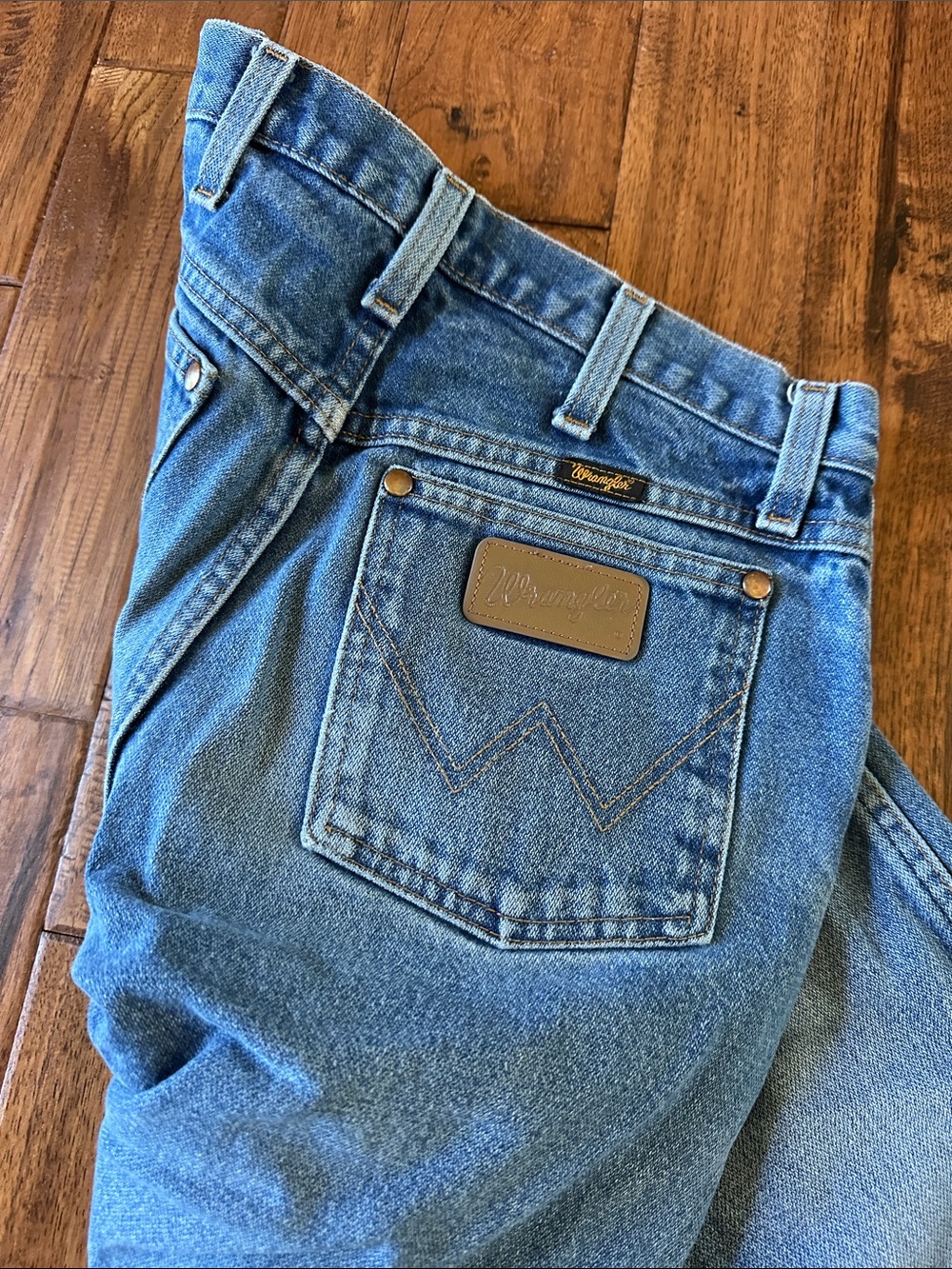 Wrangler Men's Light Blue Denim Relaxed Jeans 39 x 34